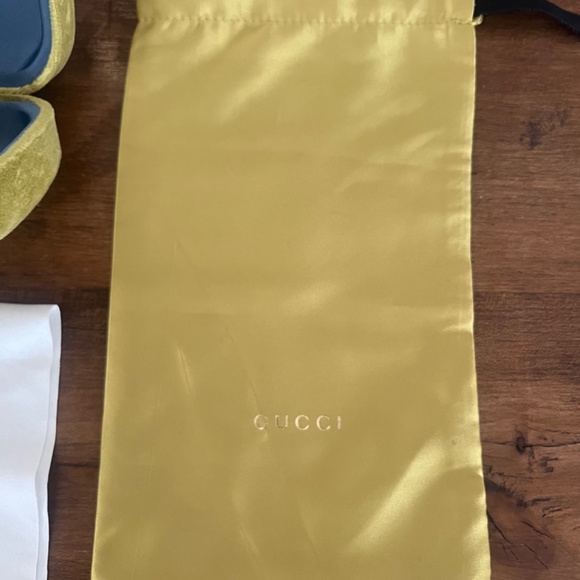 Gucci Sunglasses GG0495S - Picture 10 of 12